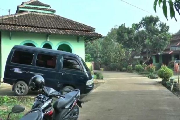 Usai Salat Berjamaah,...
