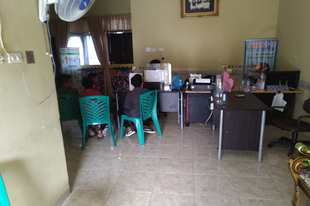 Tak Kuat Lihat Kemolekan...