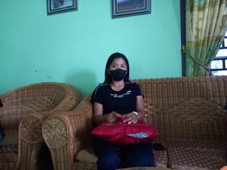 Cemburu Buta, Gadis...