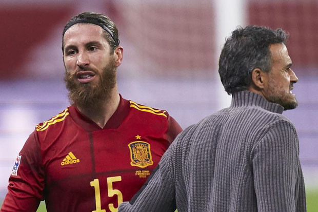 Coret Sergio Ramos di...