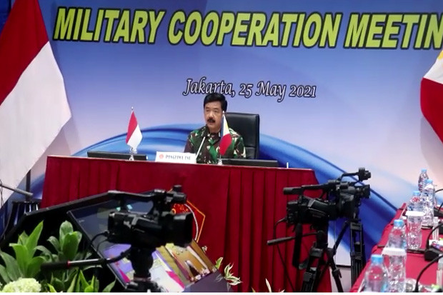 Panglima TNI Buka Sidang...