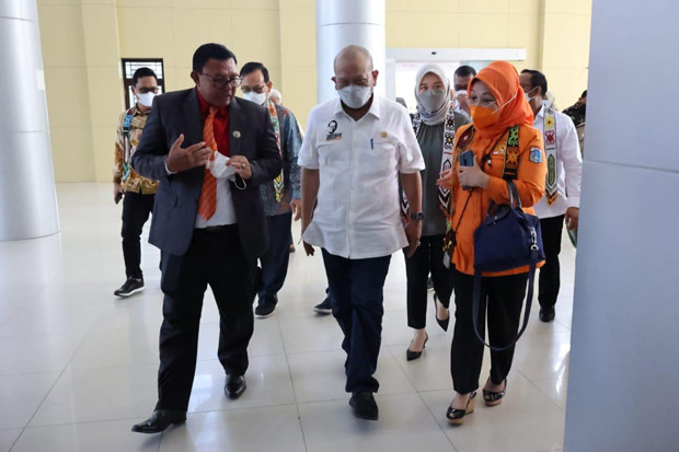 La Nyalla Bahas soal...