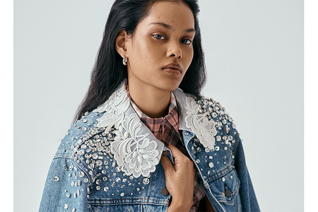 Miu Miu dan Levi’s...