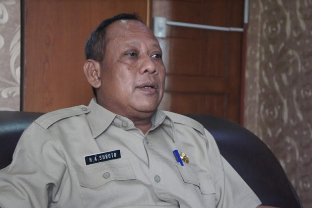 Ribuan Buruh di Karawang...