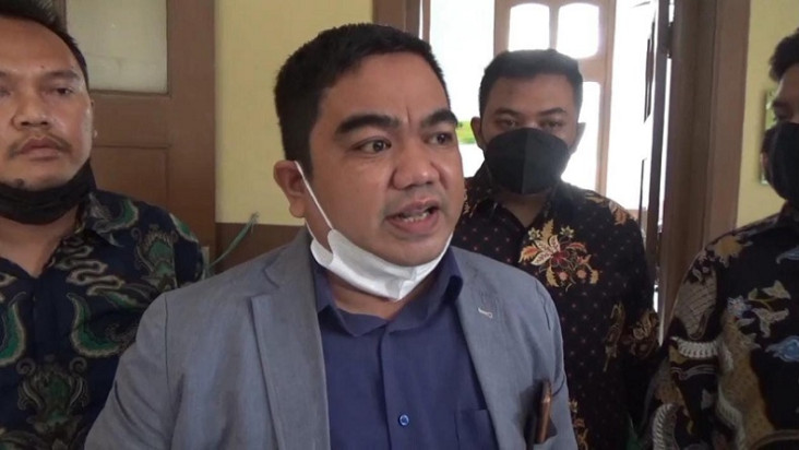 Gara-gara Rumah Warisan,...