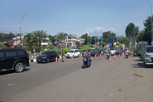 Libur Waisak, Jalur...