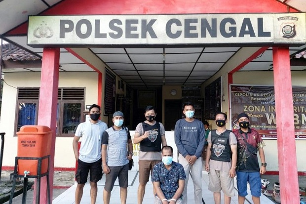 Pria Bejat Ini Renggut...