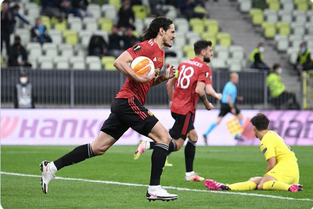 Edinson Cavani, Pemain...