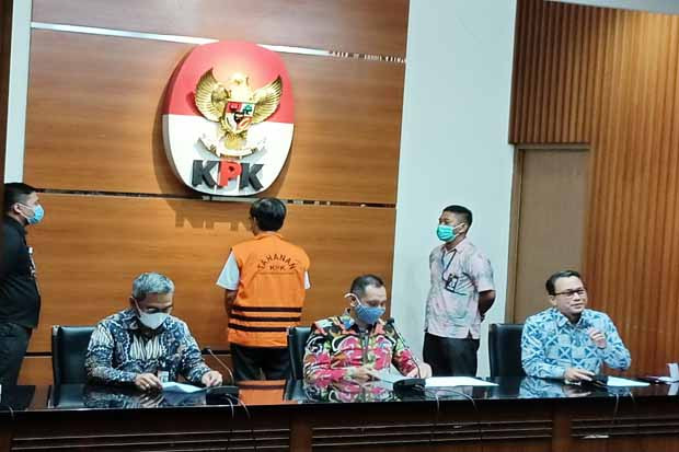 Tersangka, Mantan Dirut...