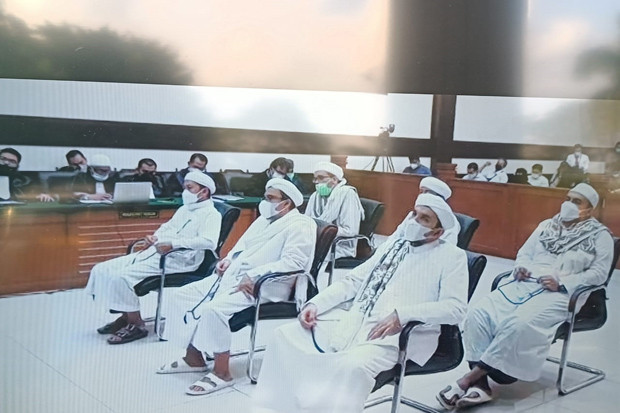 Habib Rizieq Divonis...