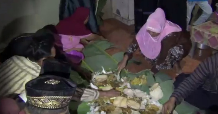 Gerhana Bulan, Puluhan...