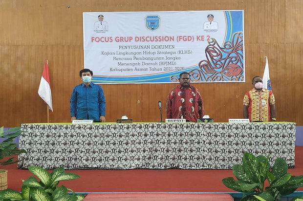 Bupati Asmat Membuka...