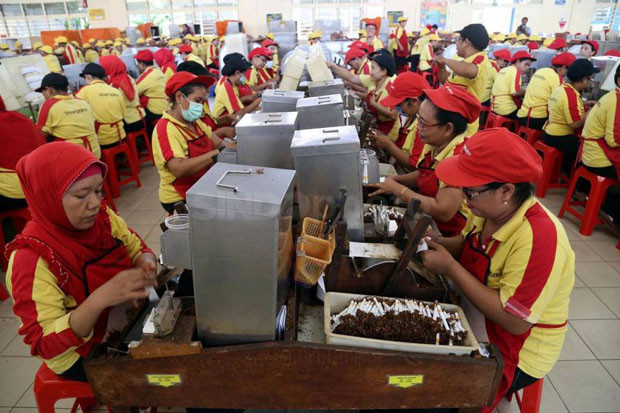 Industri Hasil Tembakau...