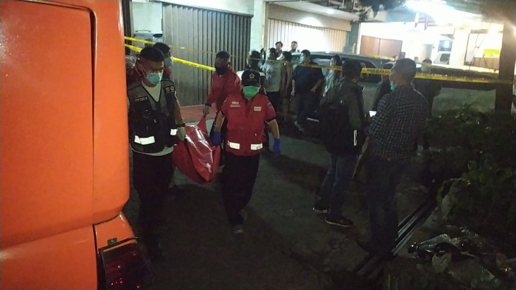 Polisi Periksa Keluarga...