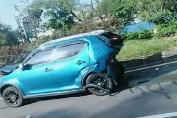 Tabrakan Beruntun di...