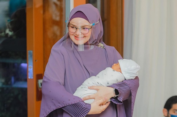 Siti Nurhaliza Didenda...