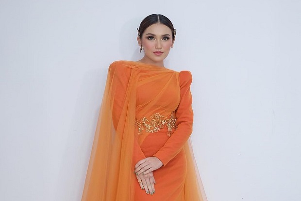 Ayu Ting Ting Banting...