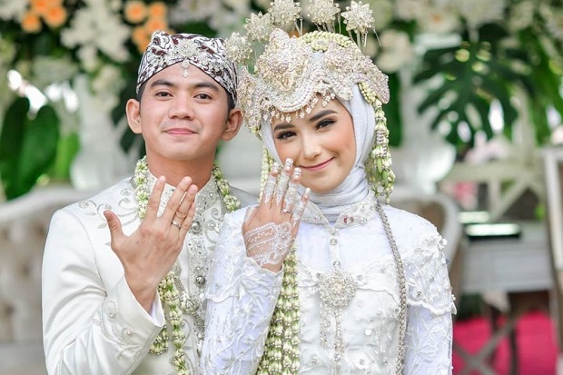 Rizki 2R dan Nadya Mustika...