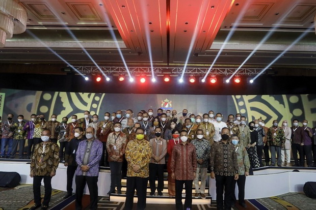 Sinyal Kuat, Menteri-Menteri...
