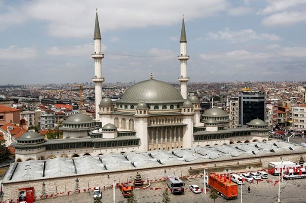 Erdogan Resmikan Masjid...