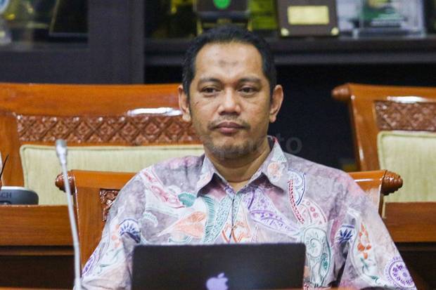 Pegawai Berjenggot dan...