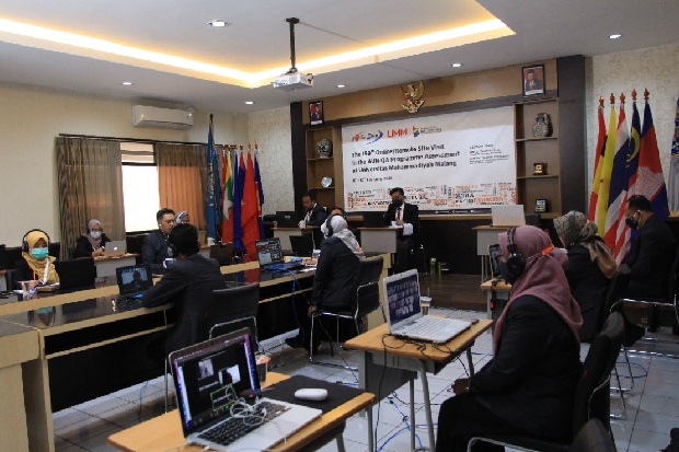 PTS Pertama, Prodi Komunikasi...