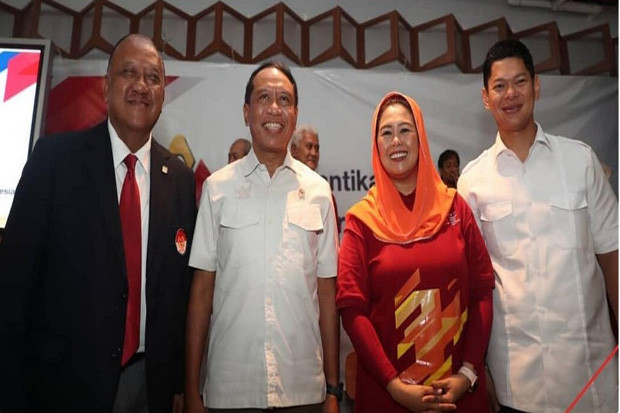 Dua Atlet Panjat Tebing...