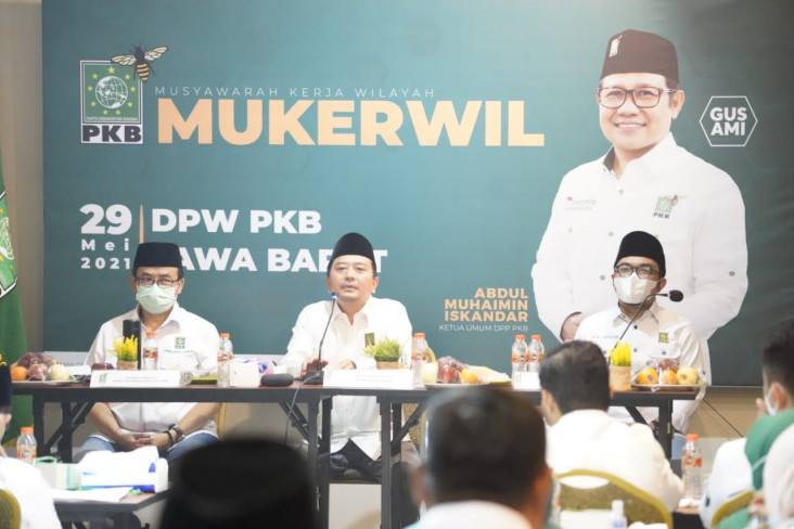 Tampil dengan Gaya Baru,...