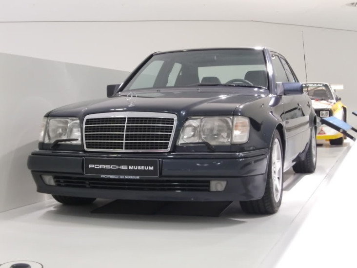 Mercedes-Benz 500E W124,...