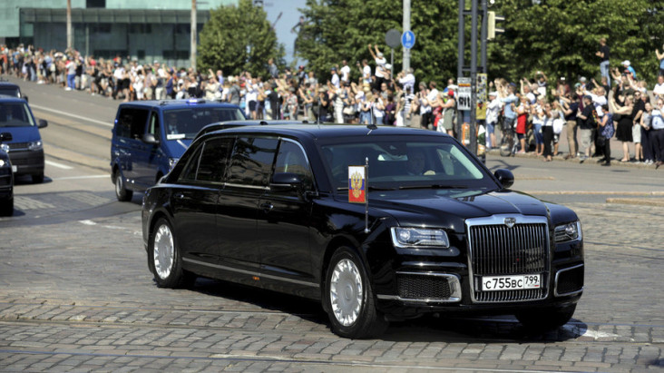 Sedan Mewah Vladimir...
