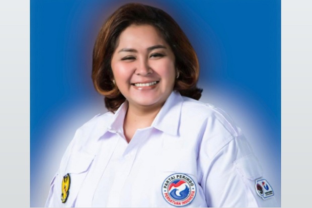 Yuni Astuti Resmi Pimpin...