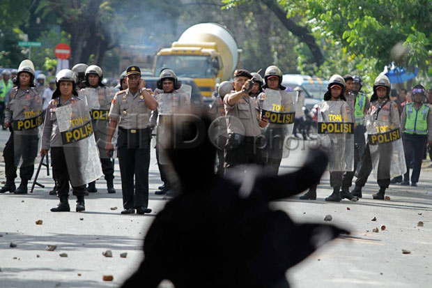 Rebutan Limbah Otomotif,...