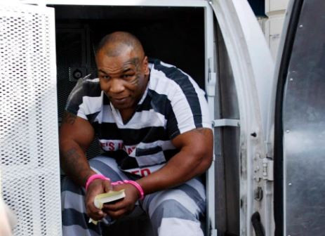 Geger Mike Tyson Berhubungan...