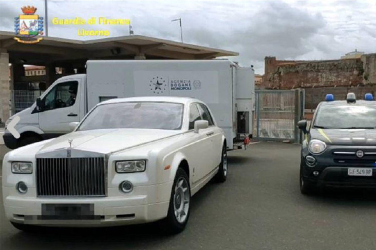 Polisi Italia Sita Rolls-Royce...