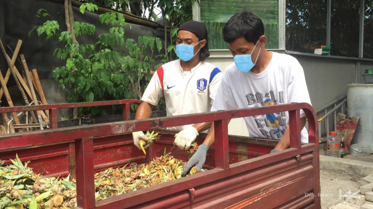 Hutama Karya Olah Sampah...