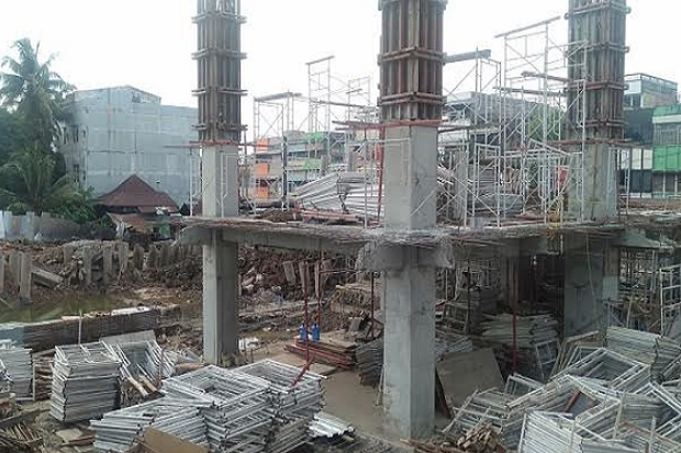 3 Tahun Mangkrak, Proyek...