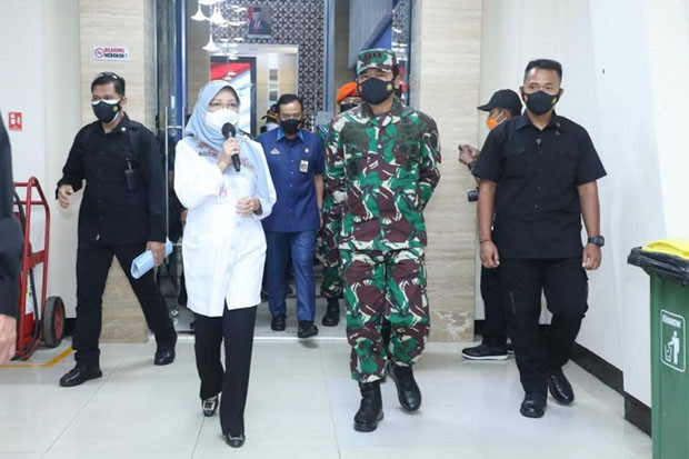 Vaksinasi Massal, Panglima...