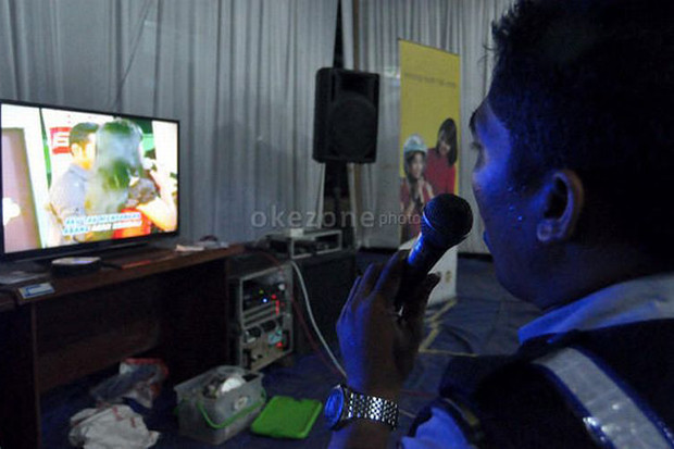 Uji Coba Karaoke di...