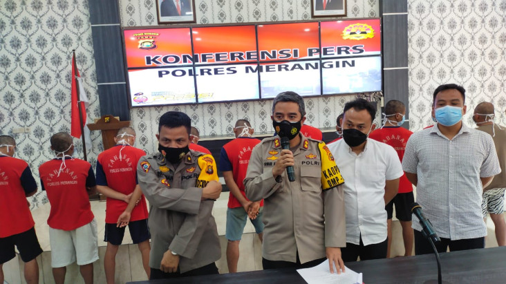 11 Pekerja Tambang Emas...