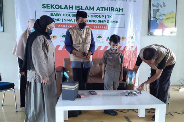 Siswa SD Islam Athirah...
