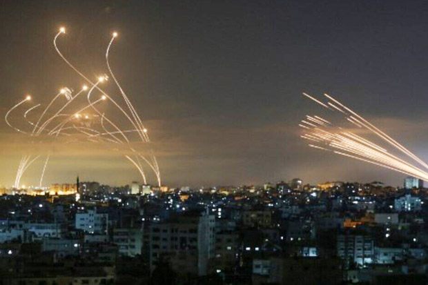 Israel Tahan Bantuan...
