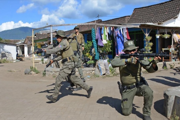 Latihan Perang Kota,...