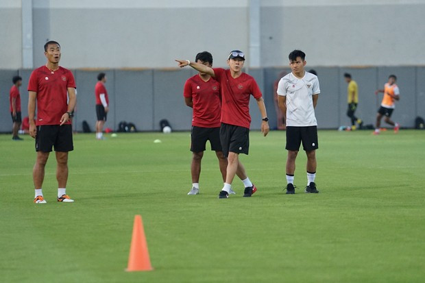 Vietnam vs Indonesia,...