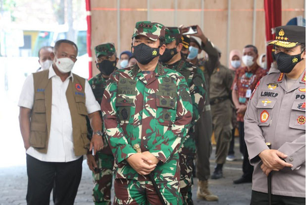 Panglima TNI Pantau...