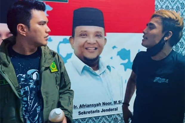 Charly Van Houten hingga...