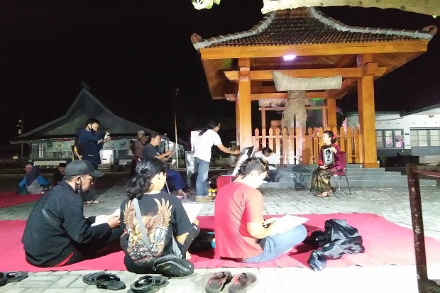 Rayakan Ulang Tahun...