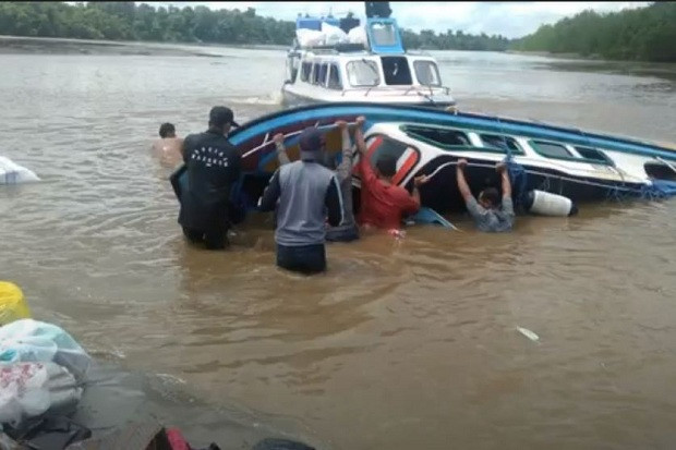 Speedboat Angkut 30...