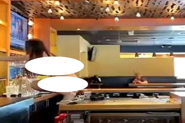 Seorang Wanita Telanjang...