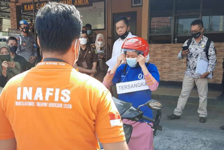 Rekonstruksi Sate Beracun,...