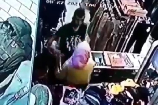 Perampok Kambuhan Cekik...